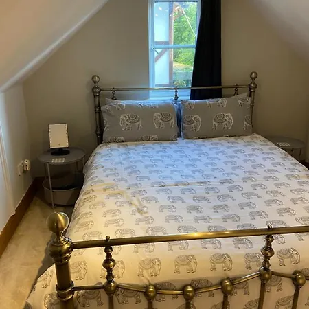 Little Nest Ev Point Holiday home Wadebridge